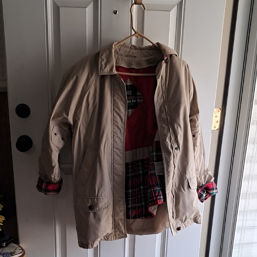 London Fig Towne Men's Beige Jacket with Red Plaid Lining
